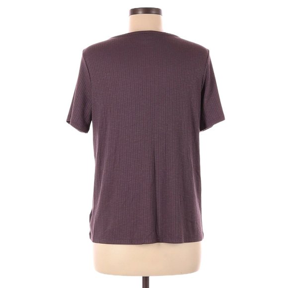 Old Navy Luxe Ribbed Slub-Knit Short Sleeve Crew Neck T-Shirt in Lavender Purple - Picture 7 of 9